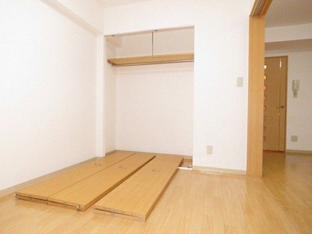 収納　※写真は別号室です。