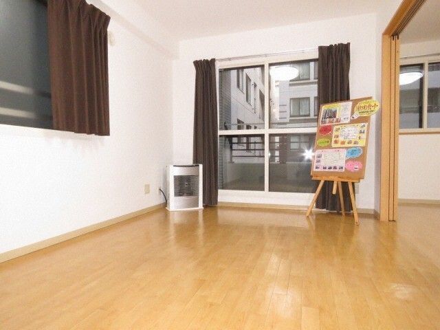 居室・リビング　※写真は別号室です。