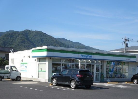 コンビニ　ファミリーマートいずも稲岡店（コンビニ）まで500m