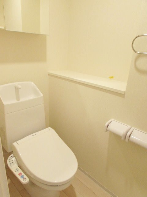 トイレ　コンパクトで使いやすいトイレです