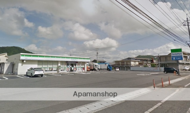 コンビニ　ファミリーマート（コンビニ）まで295m