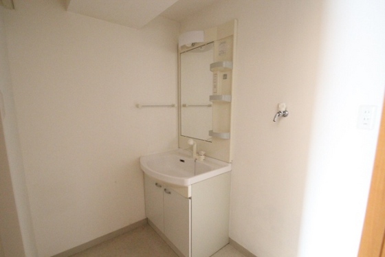 洗面設備　※別部屋の写真です