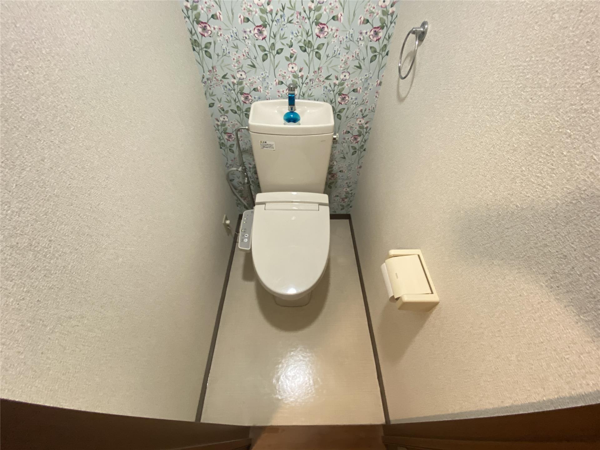トイレ　ウォシュレット付きの洋式トイレです♪