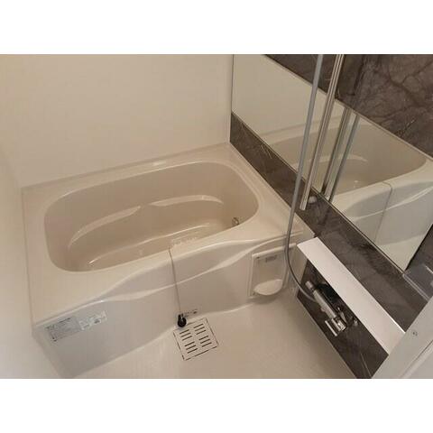 バス・シャワールーム　浴室乾燥機付き☆