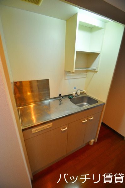 キッチン　画像は別号室タイプの為、現状を優先致します。