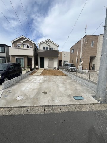 駐車場　車をお持ちの方に嬉しい駐車場付きの物件です。