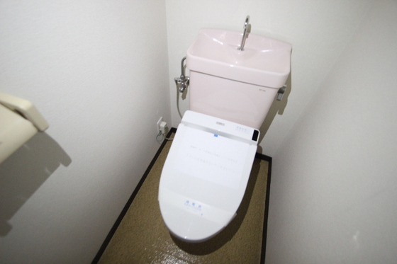 トイレ　※他部屋の写真です。現況優先