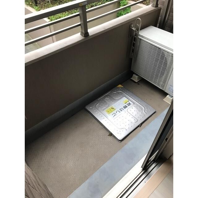 バルコニー　陽当たり良好なバルコニーです
