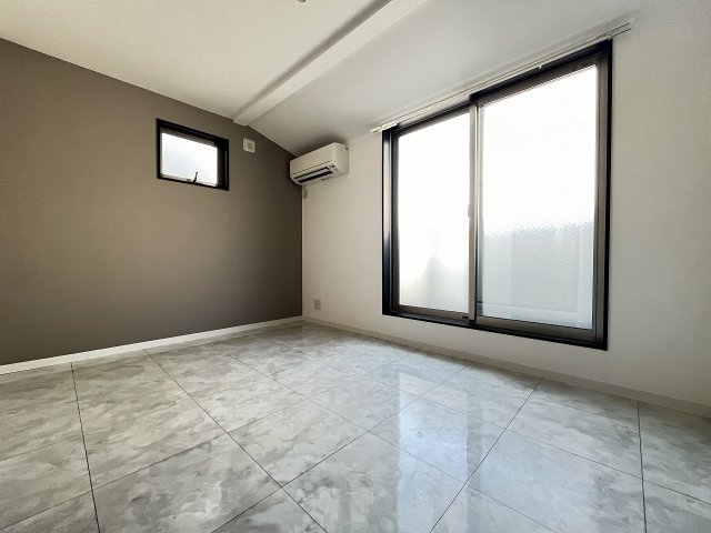 その他部屋・スペース　落ち着いて過ごせるお部屋なので、寝室にいかがでしょうか