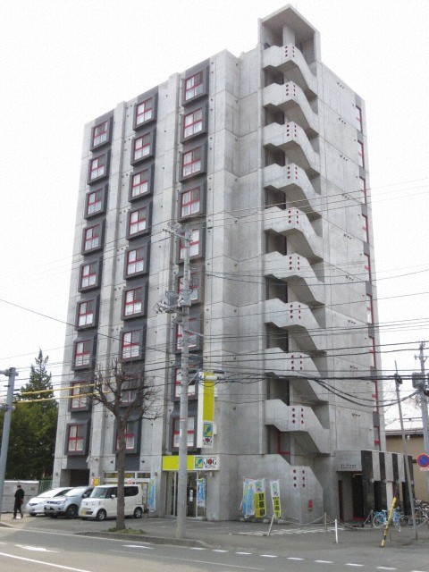 建物外観　東豊線「学園前」駅より徒歩１分の好立地物件です♪☆★