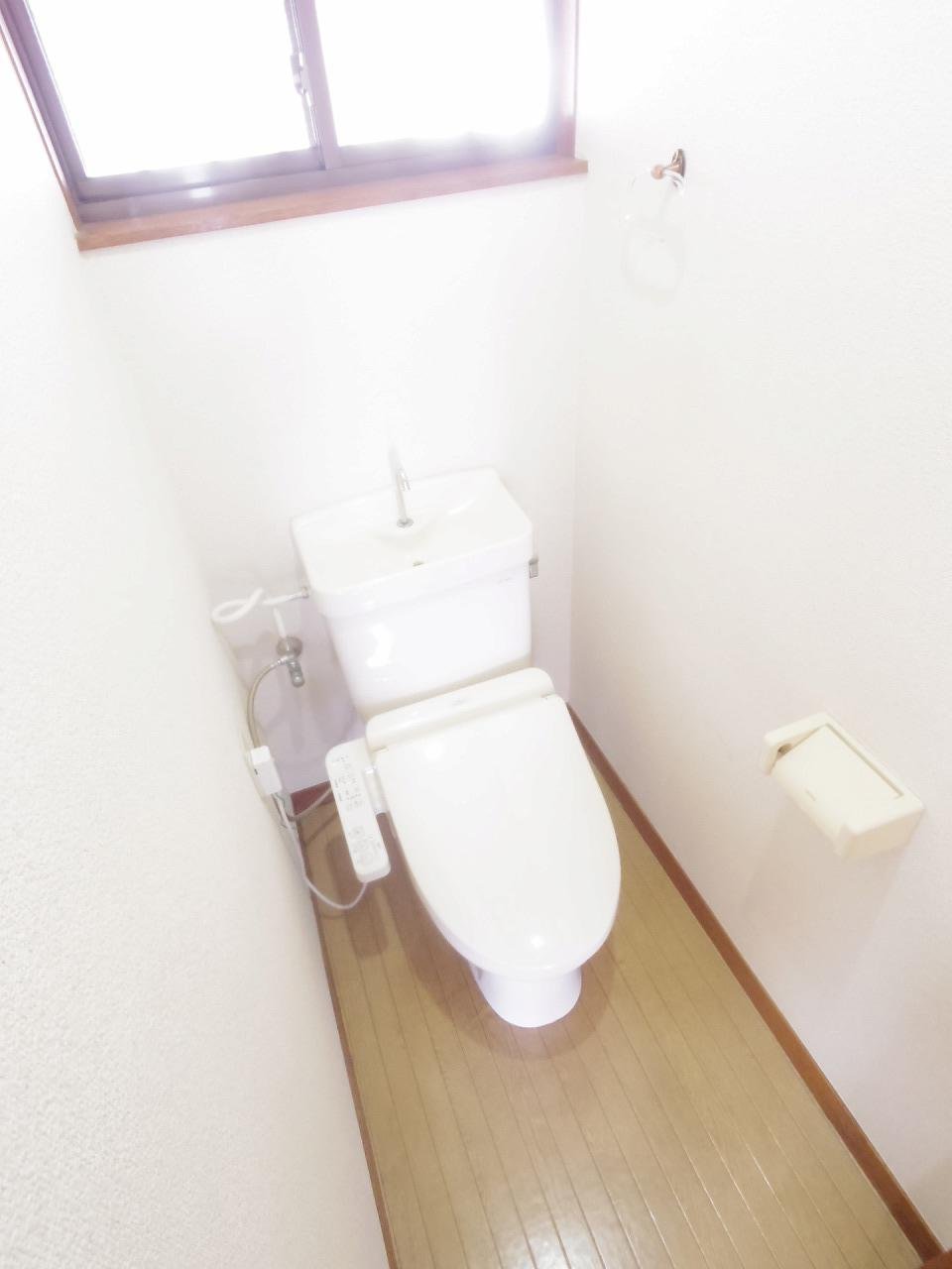 トイレ　※他号室写真です