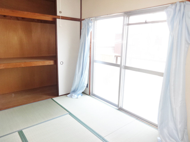 バルコニー　開放感のある窓☆早起きが楽しみになりますね♪