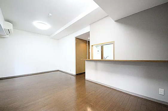 居室・リビング　写真は同タイプ住居です