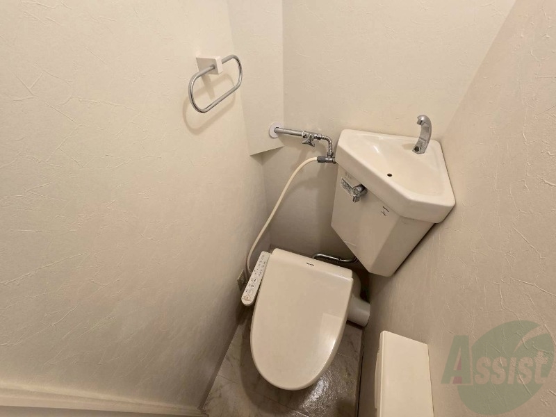 トイレ　こちらはトイレです。清潔感があり、安心して使用できます。