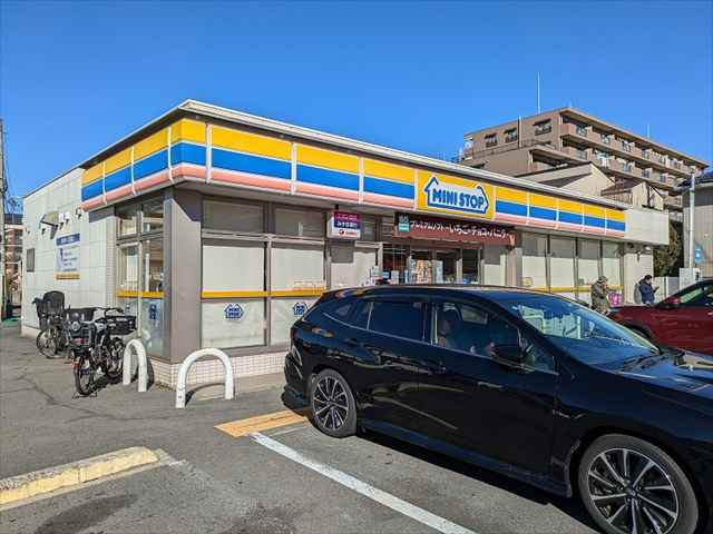 コンビニ　ミニストップ（コンビニ）まで822m
