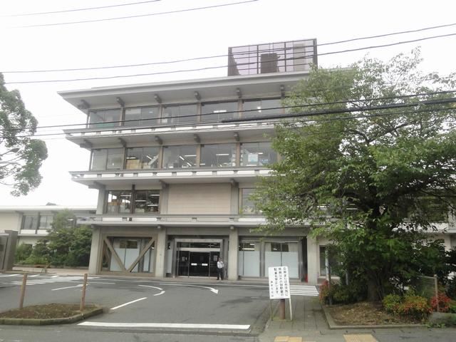 役所　鎌倉市役所（役所）まで500m