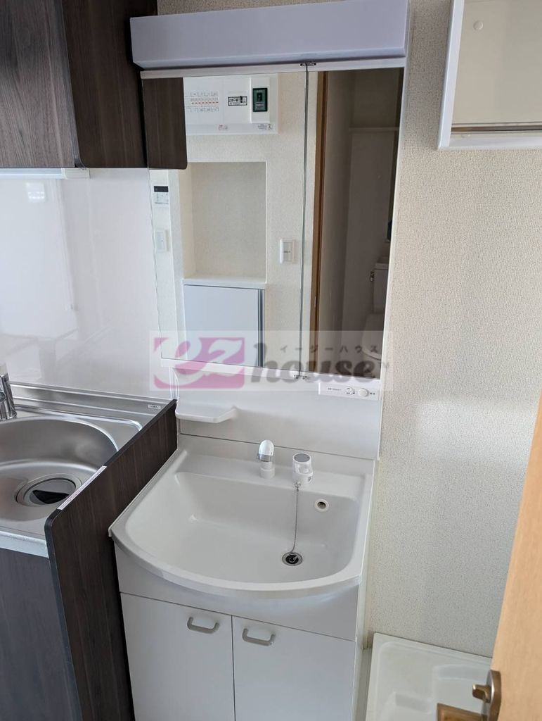 洗面設備　別部屋の参考写真です
