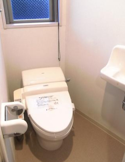 トイレ　別部屋の画像を使用しております。