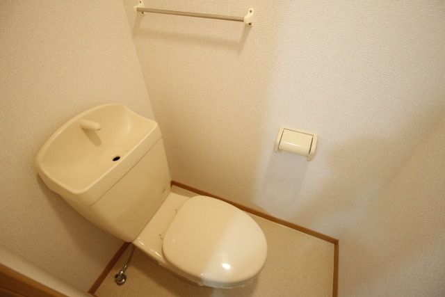 トイレ　清潔感のあるトイレ