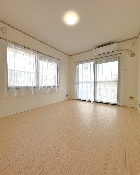 その他部屋・スペース　明るいお部屋です。