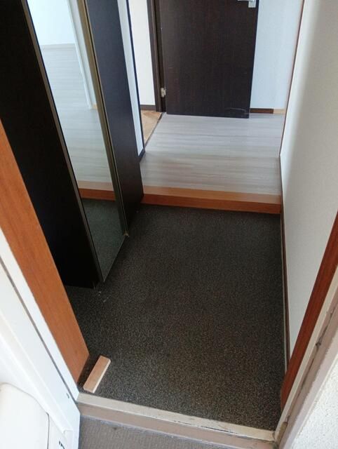 玄関　別部屋参考写真です