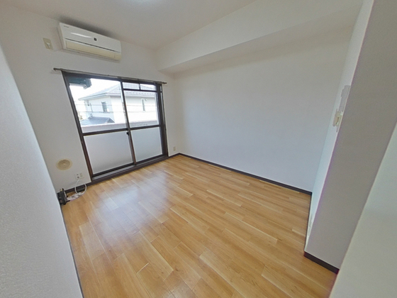居室・リビング　※別部屋の写真です