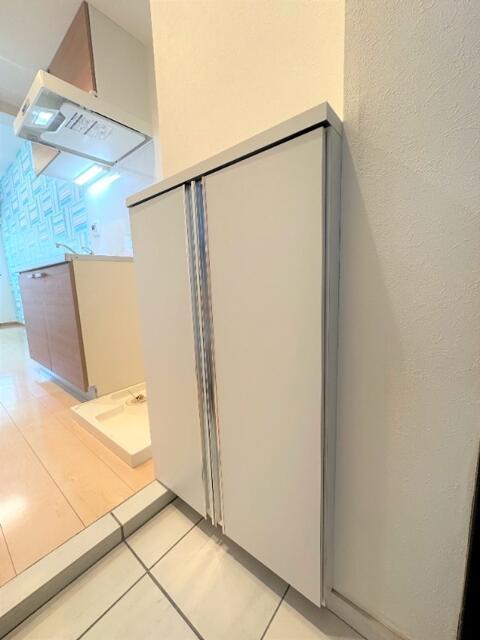 玄関　※写真は別部屋の可能性あり?
