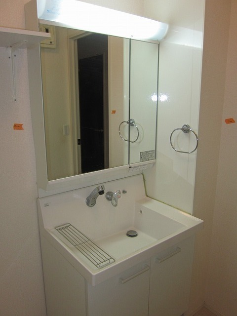 洗面設備　写真は別の部屋のものです