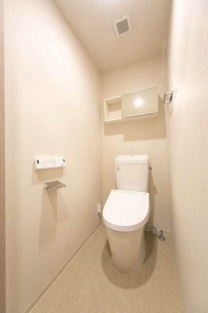 トイレ　※写真は同タイプ住戸です。