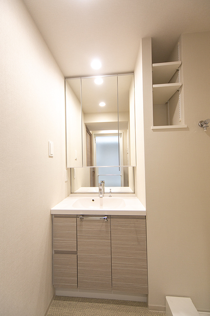 洗面設備　※写真は同タイプ住戸です。