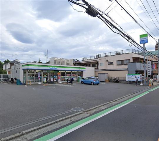 コンビニ　ファミリーマート（コンビニ）まで375m