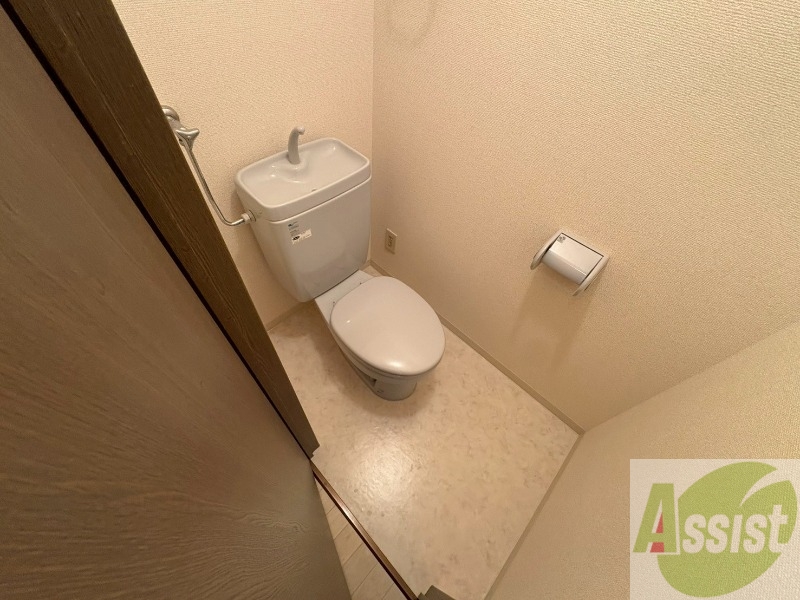 トイレ　こちらはトイレです。清潔感があり、安心して使用できます。