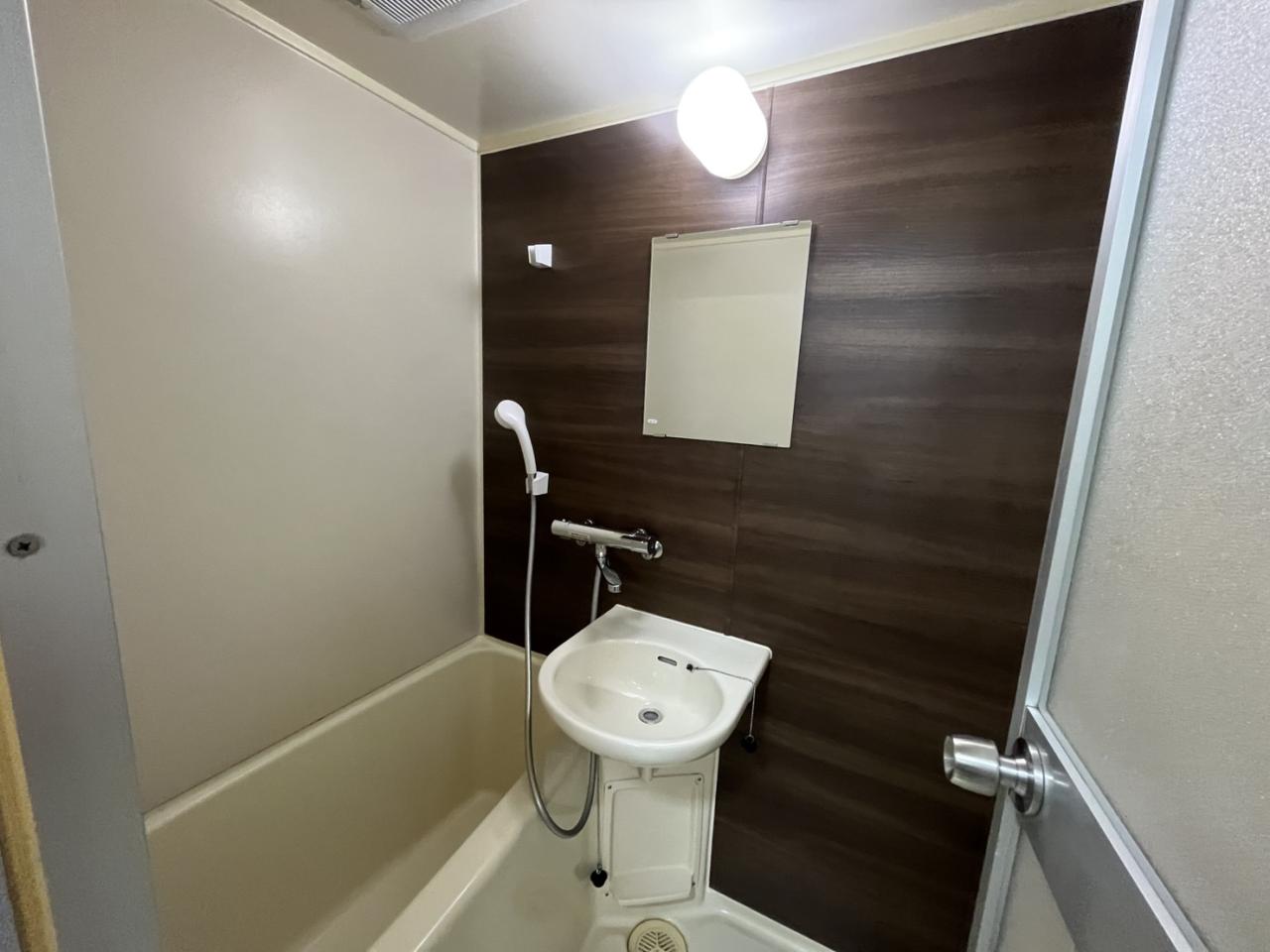 バス・シャワールーム　別部屋同モデルのお部屋です