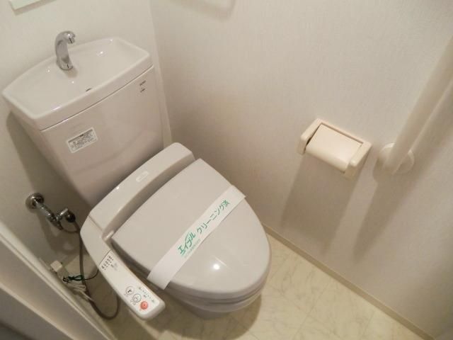 トイレ　★便利な洗浄便座付トイレ★