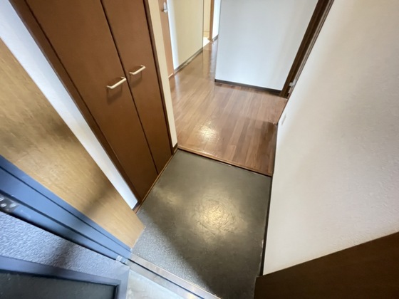 玄関　※別部屋の写真です