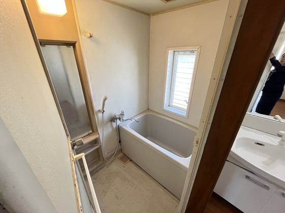 バス・シャワールーム　※別部屋の写真です