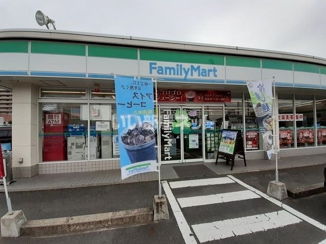 コンビニ　ファミリーマート 桜井薬師町店（コンビニ）まで117m