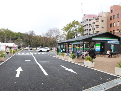 コンビニ　ファミリーマート 天王寺公園茶臼山店（コンビニ）まで380m