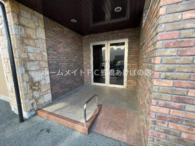 Bari Hillsの外観写真