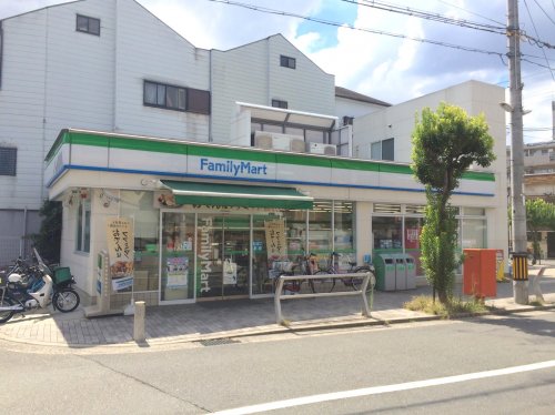 コンビニ　ファミリーマート川端寺内町店（コンビニ）まで113m