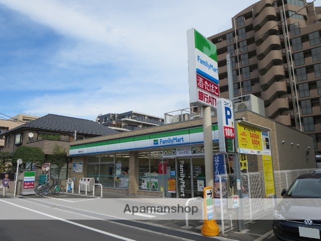 コンビニ　ファミリーマート（コンビニ）まで152m