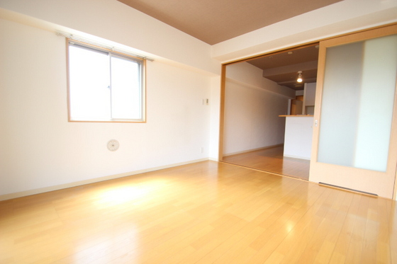 居室・リビング　※別部屋の写真です