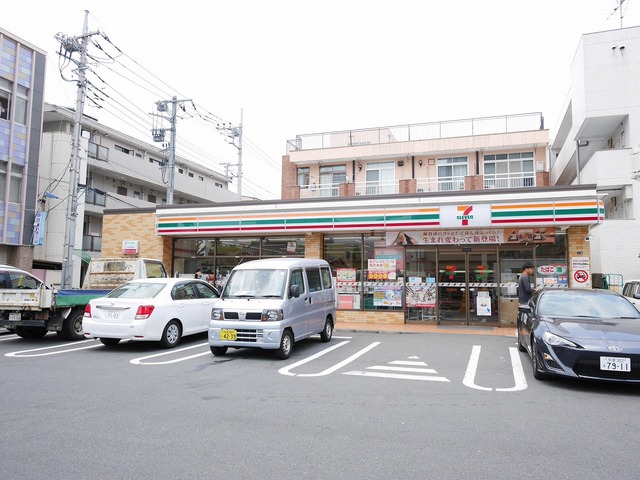コンビニ　セブンイレブン（コンビニ）まで244m
