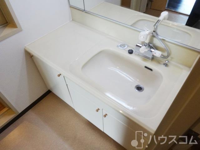 洗面設備　洗面所も綺麗広いんです！