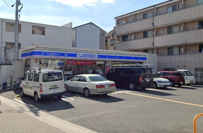 コンビニ　ローソン 鷹合四丁目店（コンビニ）まで240m