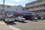 コンビニ　ローソン 鷹合四丁目店（コンビニ）まで240m