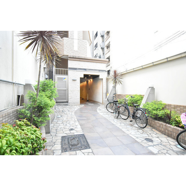 エントランス　建物の内部です