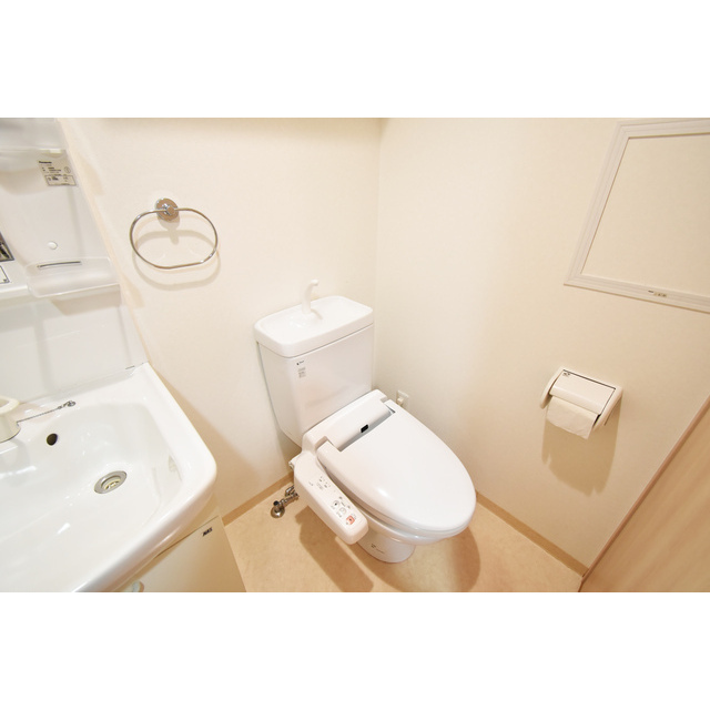 トイレ　清潔感のあるトイレです