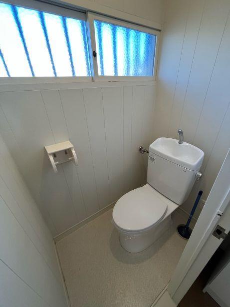 トイレ　トイレにも窓で換気上手