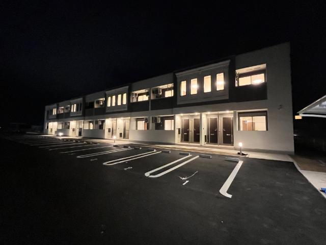 建物外観　外観写真（夜）